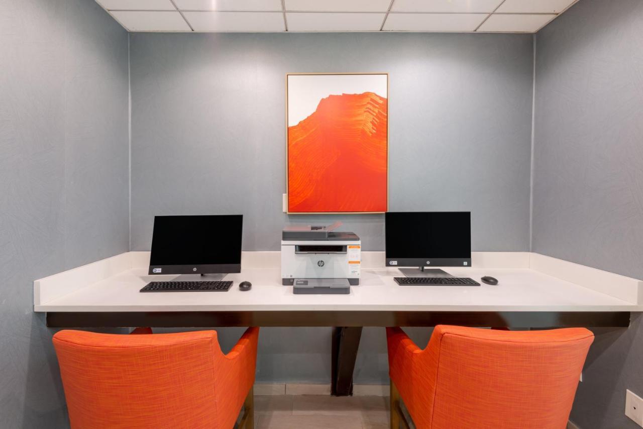 Holiday Inn Express Philadelphia Ne-Bensalem By Ihg Εξωτερικό φωτογραφία