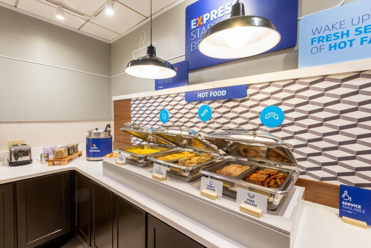 Holiday Inn Express Philadelphia Ne-Bensalem By Ihg Εξωτερικό φωτογραφία
